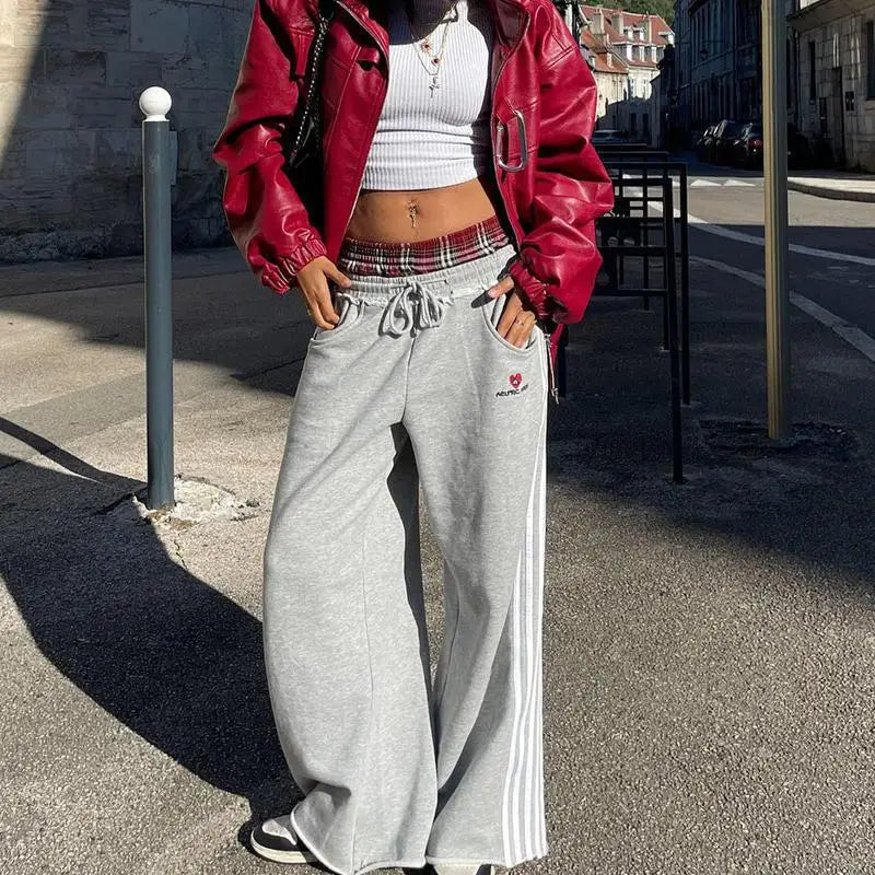 Retro College Loose Fit Two-Piece Set – Double Waist Sporty Casual Outfit 2025